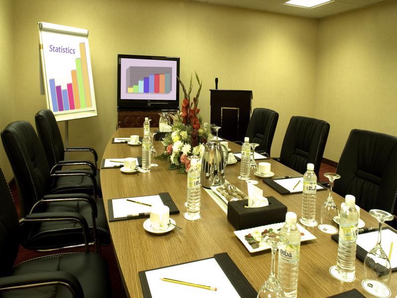 Готель Shaza Regency Plaza Al Madinah Medina Екстер'єр фото A boardroom meeting